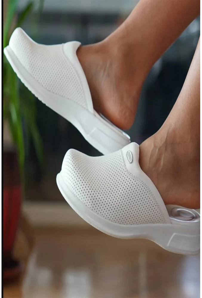 Prodexy EKO Unisex Terlik – Şık ve Rahat Seçenek, Siyah ve Beyaz Renklerle Stilinizi Tamamlayın