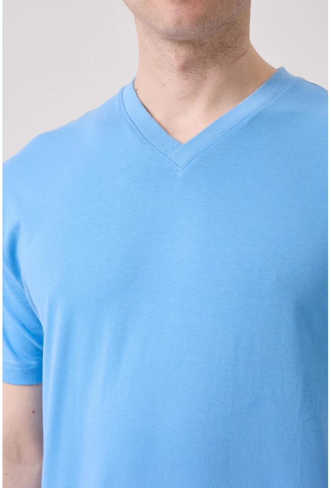 Galanthus V Yaka T-Shirt - Nefes Alabilir, Rahat ve Şık Tasarım