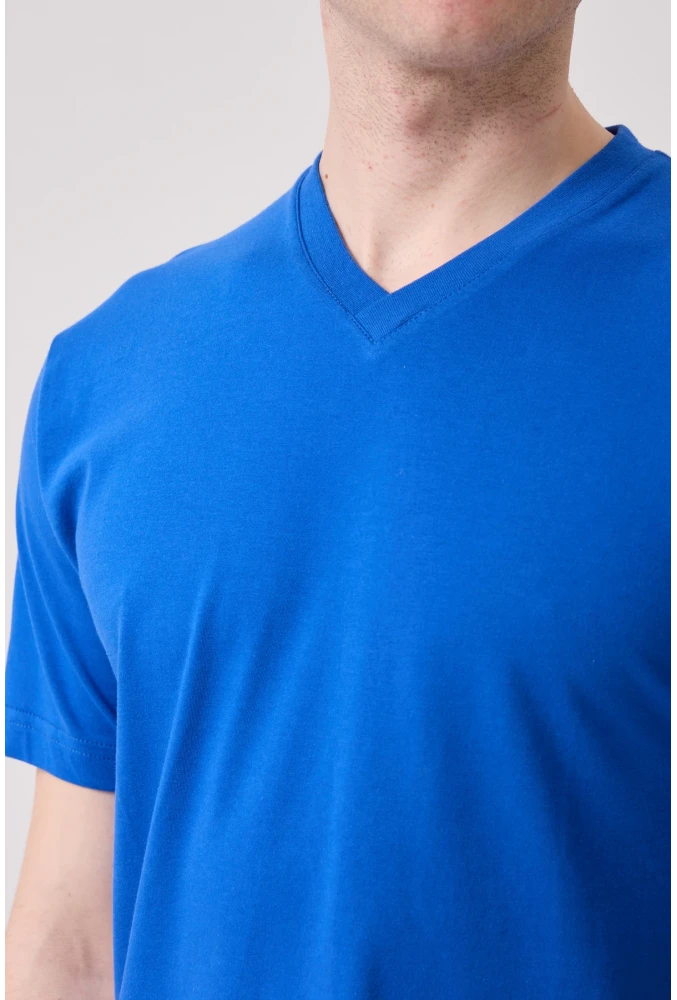 Galanthus V Yaka T-Shirt - Nefes Alabilir, Rahat ve Şık Tasarım