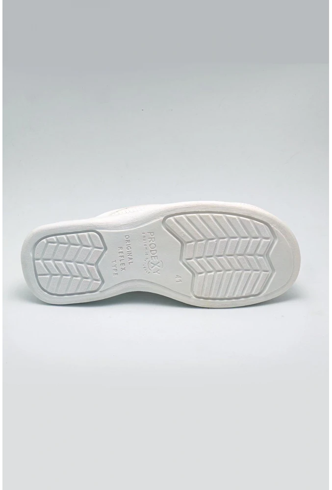 Prodexy EKO Unisex Terlik – Şık ve Rahat Seçenek, Siyah ve Beyaz Renklerle Stilinizi Tamamlayın