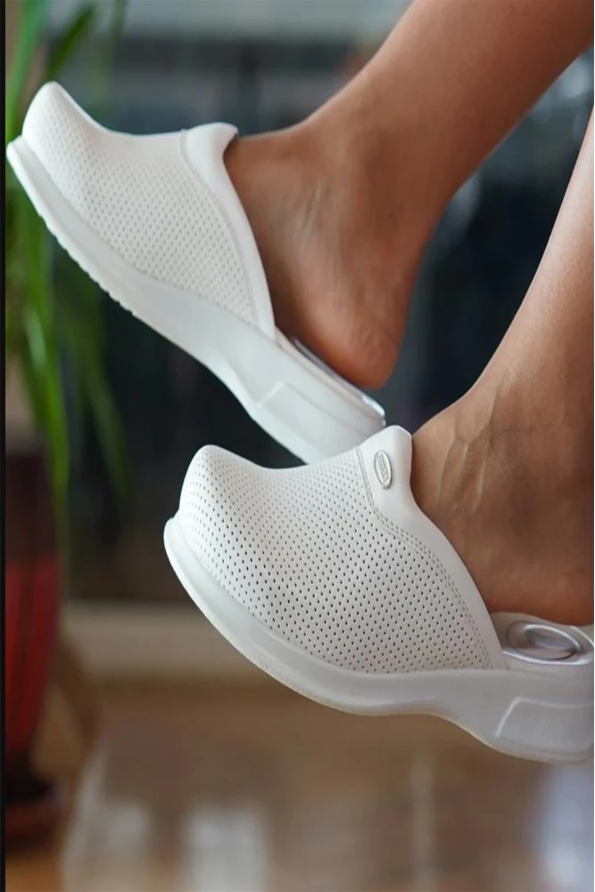 Prodexy EKO Unisex Terlik – Şık ve Rahat Seçenek, Siyah ve Beyaz Renklerle Stilinizi Tamamlayın