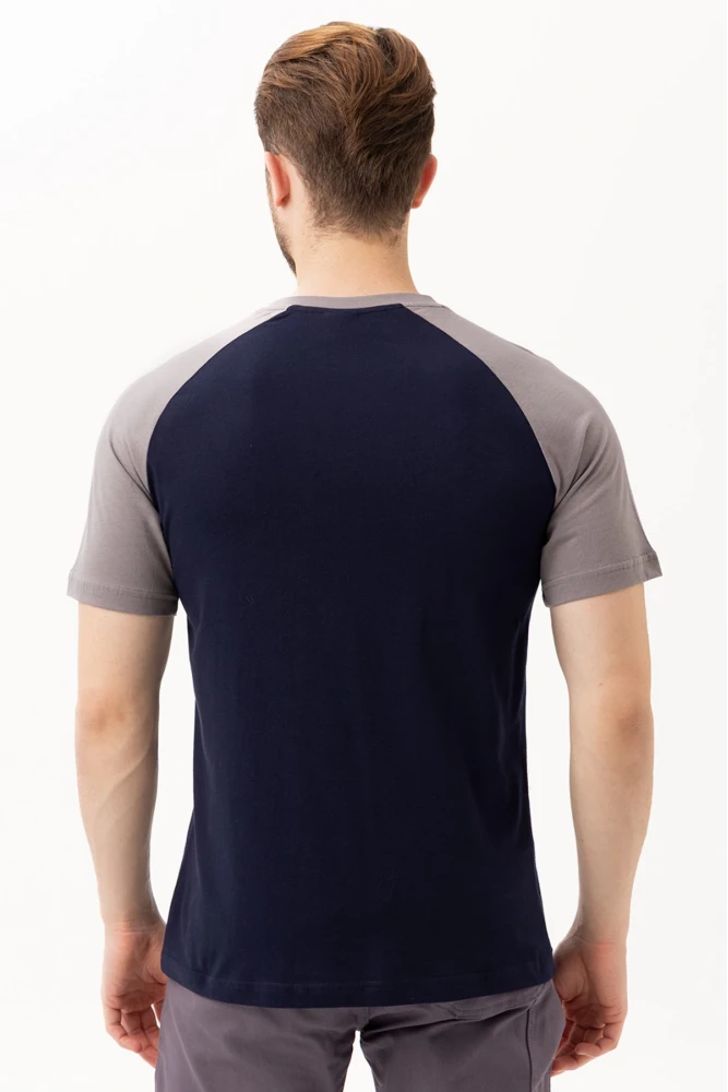 Altena V Neck T-Shirt