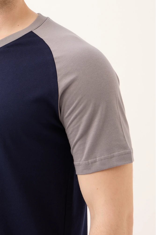 Altena V Neck T-Shirt