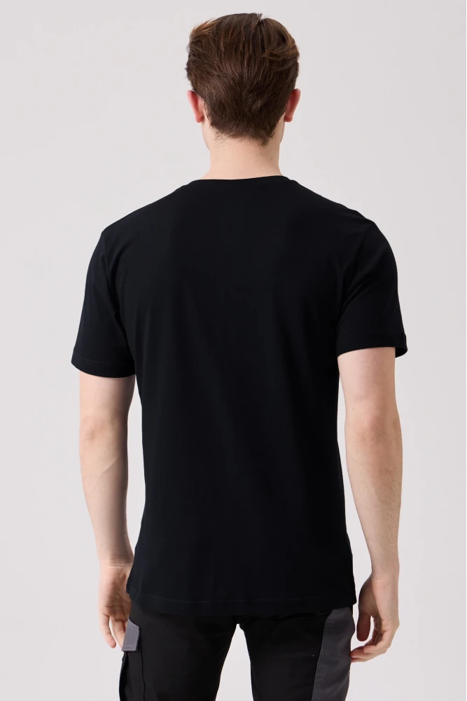 Galanthus V Yaka T-Shirt - Nefes Alabilir, Rahat ve Şık Tasarım