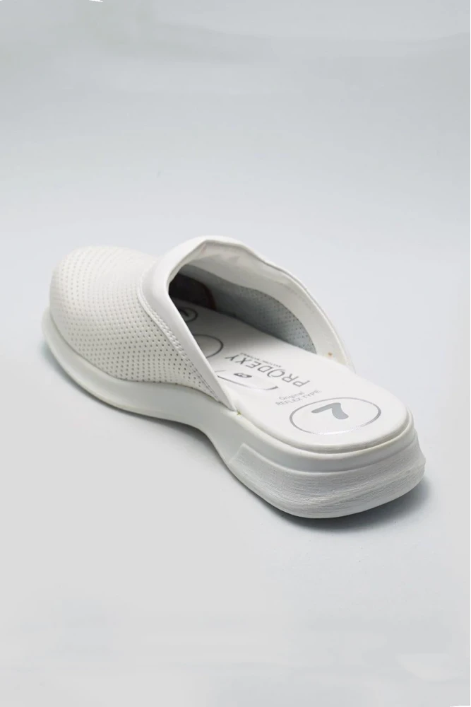 Prodexy EKO Unisex Terlik – Şık ve Rahat Seçenek, Siyah ve Beyaz Renklerle Stilinizi Tamamlayın