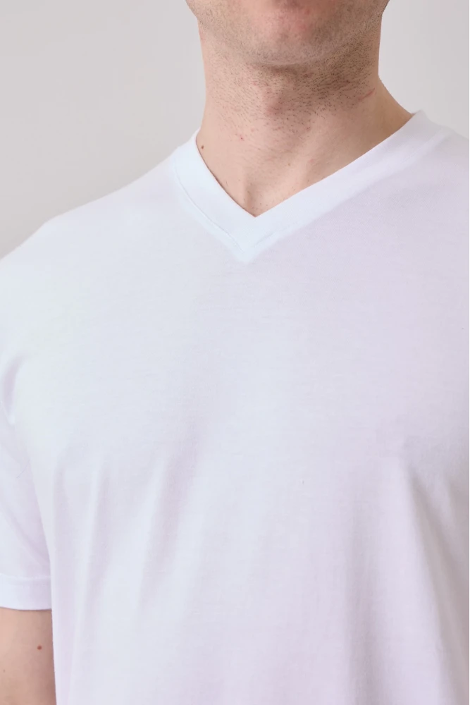 Galanthus V Yaka T-Shirt - Nefes Alabilir, Rahat ve Şık Tasarım