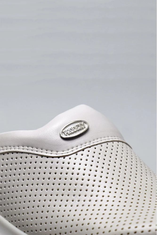 Prodexy EKO Unisex Terlik – Şık ve Rahat Seçenek, Siyah ve Beyaz Renklerle Stilinizi Tamamlayın