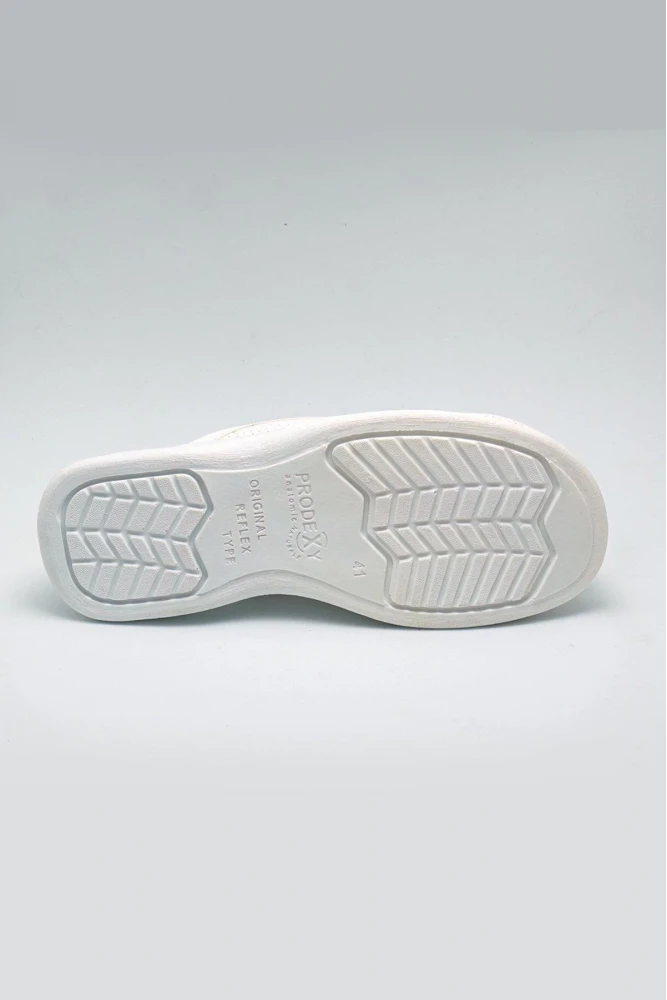 Prodexy EKO Unisex Terlik – Şık ve Rahat Seçenek, Siyah ve Beyaz Renklerle Stilinizi Tamamlayın