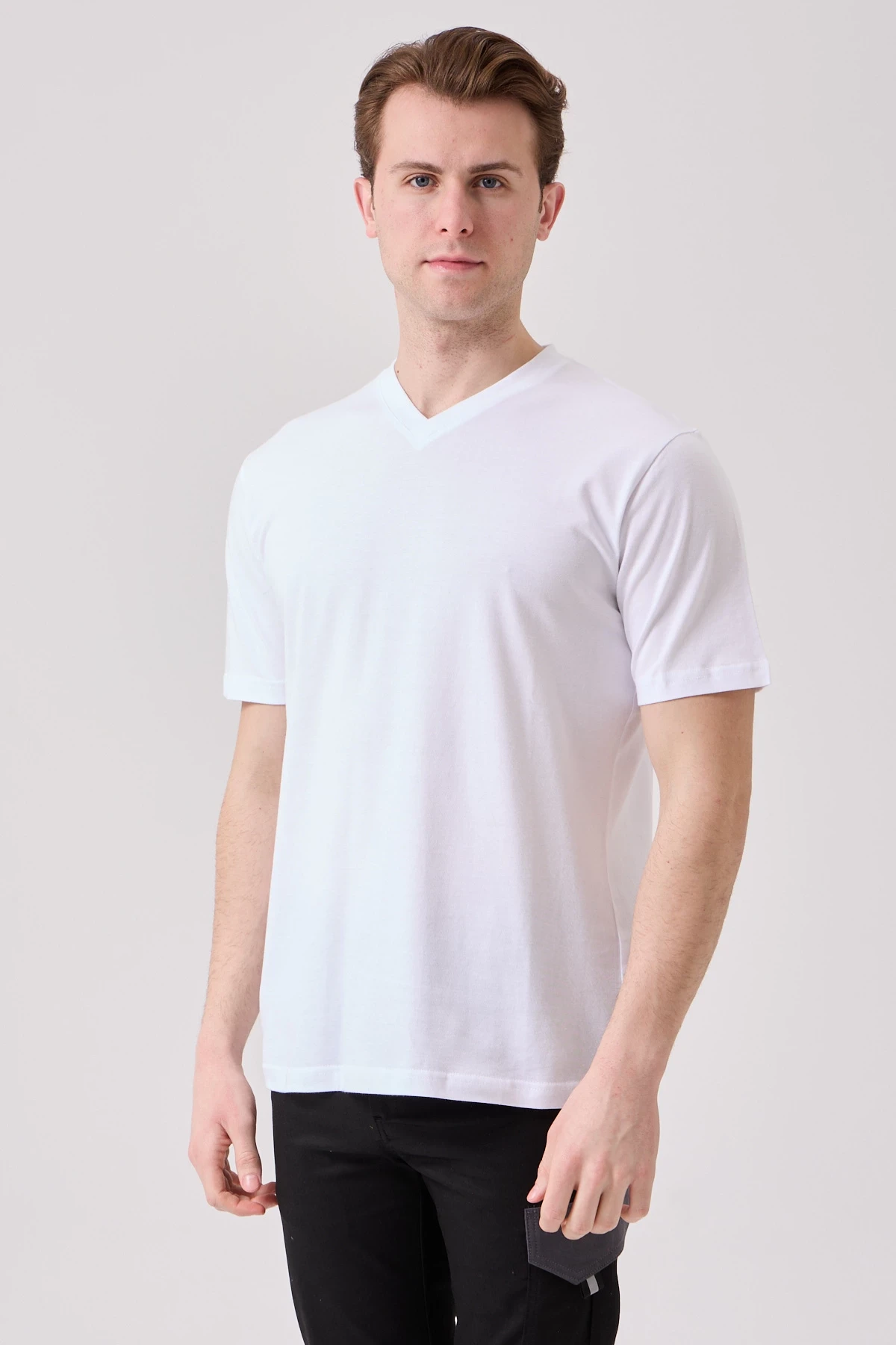 Galanthus V Yaka T-Shirt - Nefes Alabilir, Rahat ve Şık Tasarım