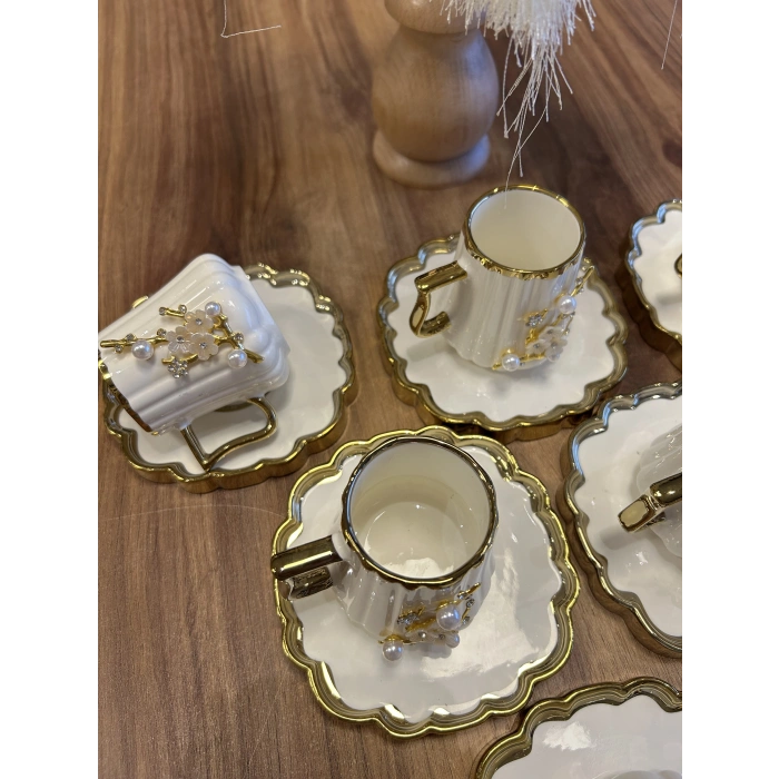 6 kişilik porselen fincan takımı