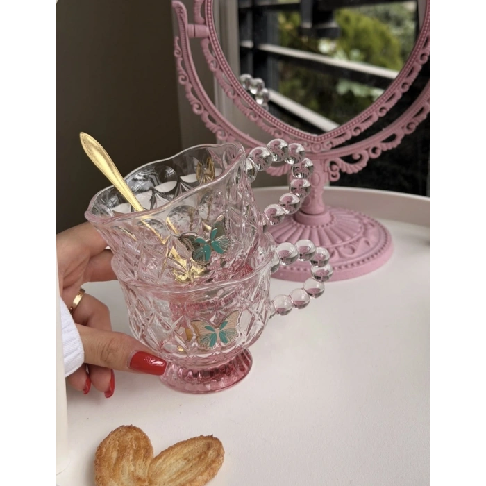 Kaşıklı cam kupa