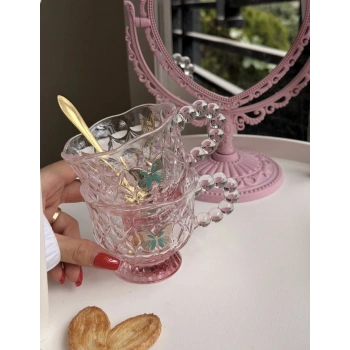 Kaşıklı cam kupa