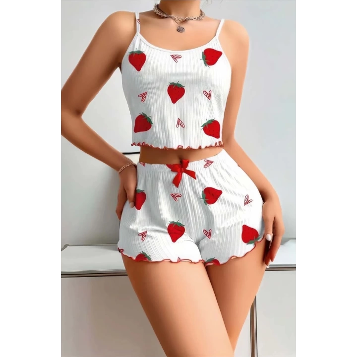 Beyaz Çilek Desenli Kadın Şortlu Pijama Takımı