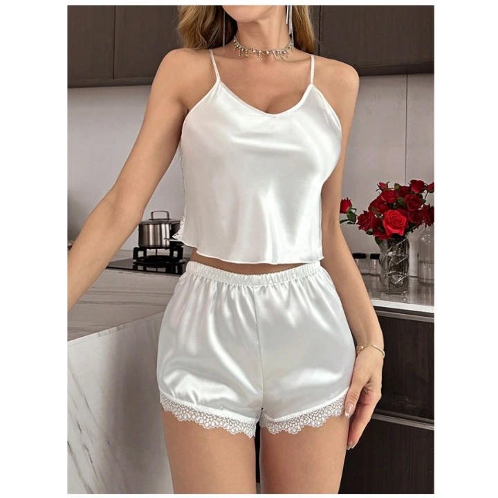 Beyaz Saten Kumaş Dantelli Şortlu Pijama Takım