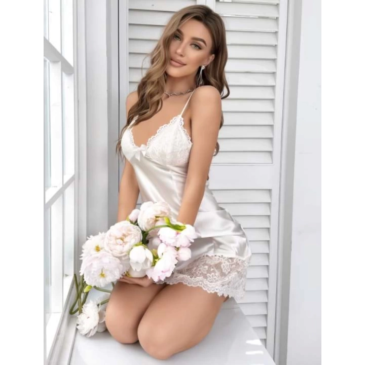 Beyaz Saten Kumaş Şık Gecelik