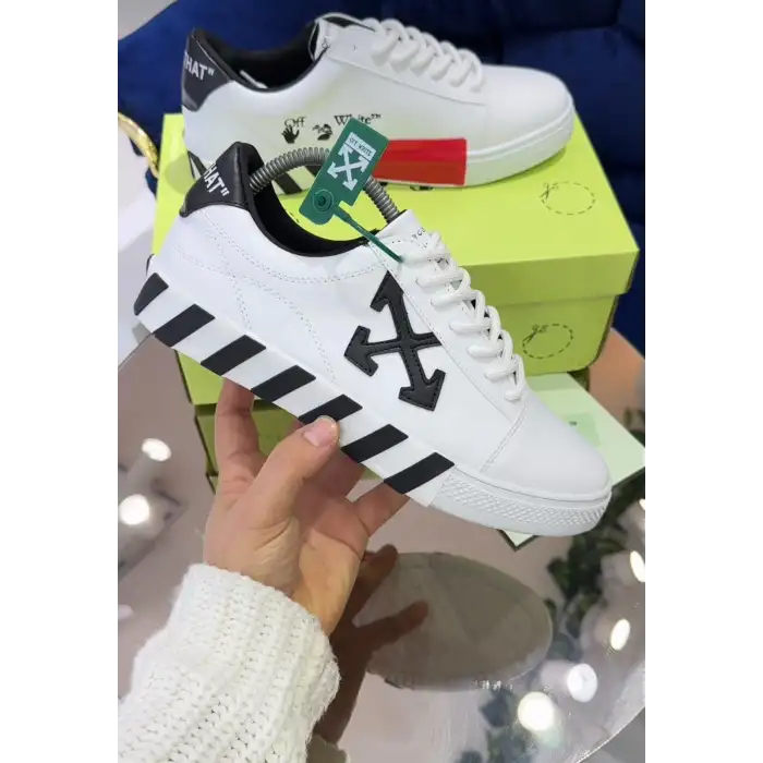 OFF WHİTE SNEAKERS