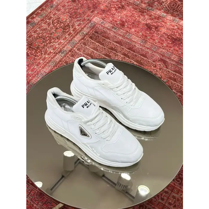 PRADA MİLANO BEYAZ