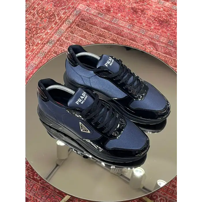 PRADA MİLANO LACİVERT