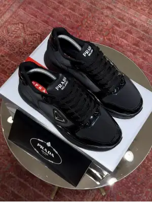 PRADA MİLANO SİYAH