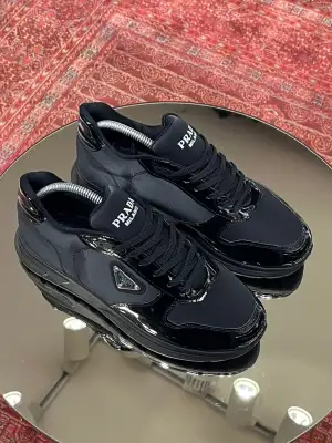 PRADA MİLANO SİYAH