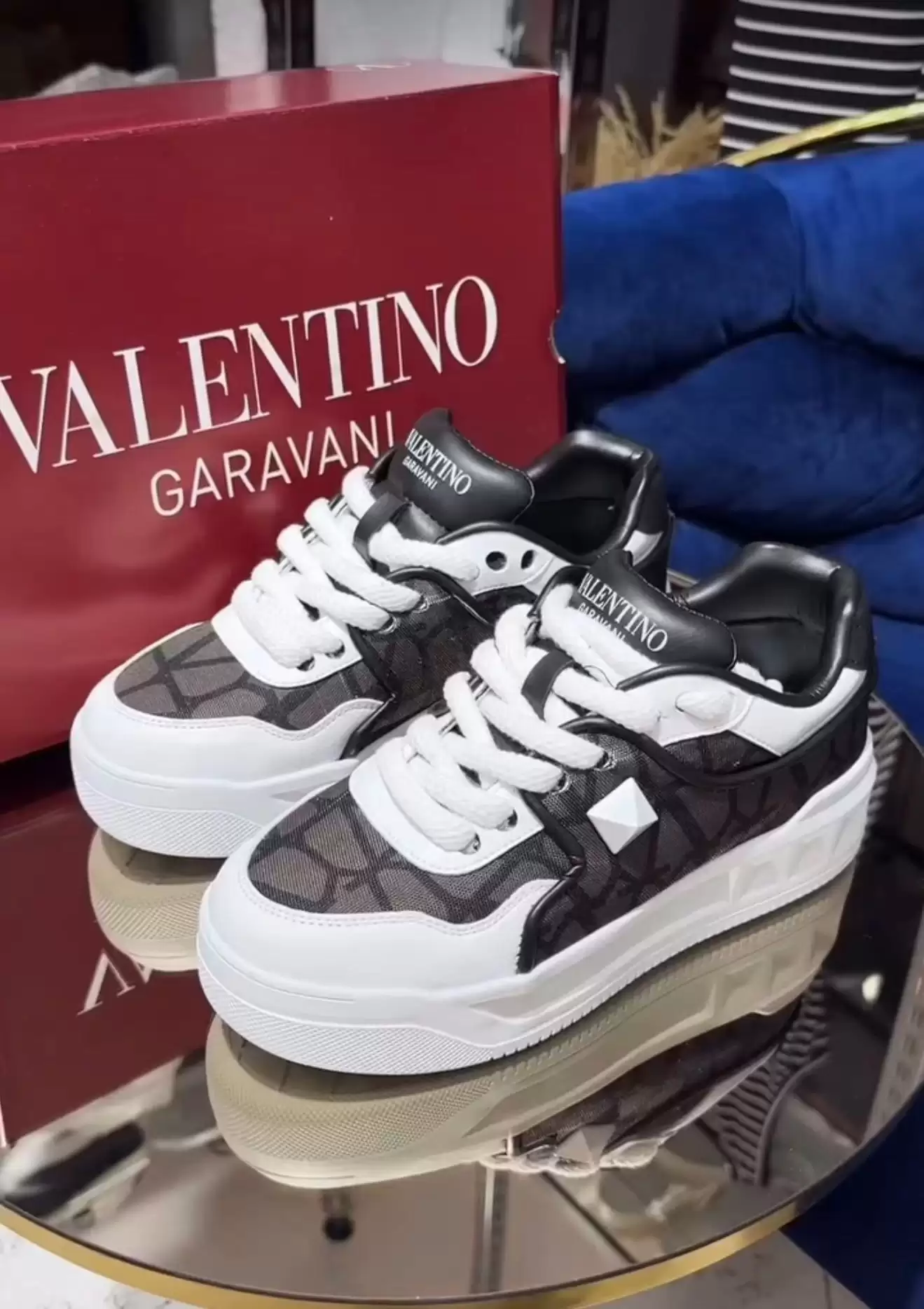 VALENTİNO GARAVANİ