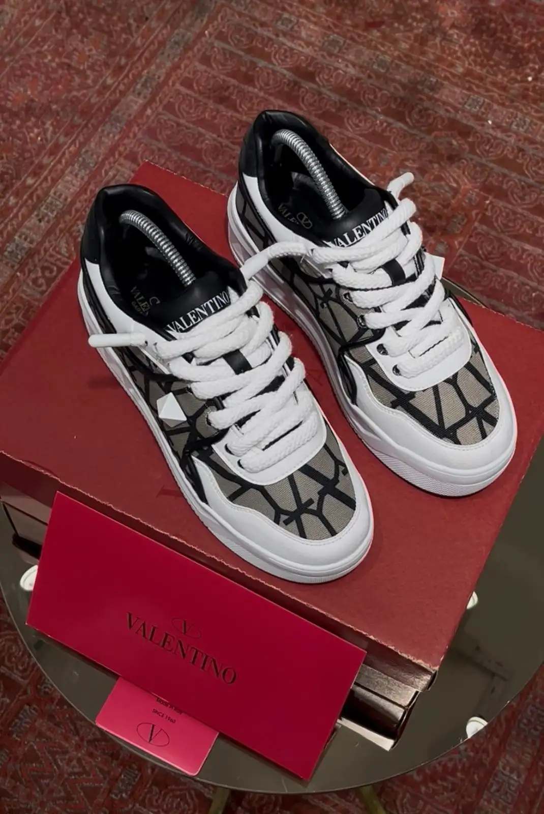 VALENTİNO GARAVANİ GRAY