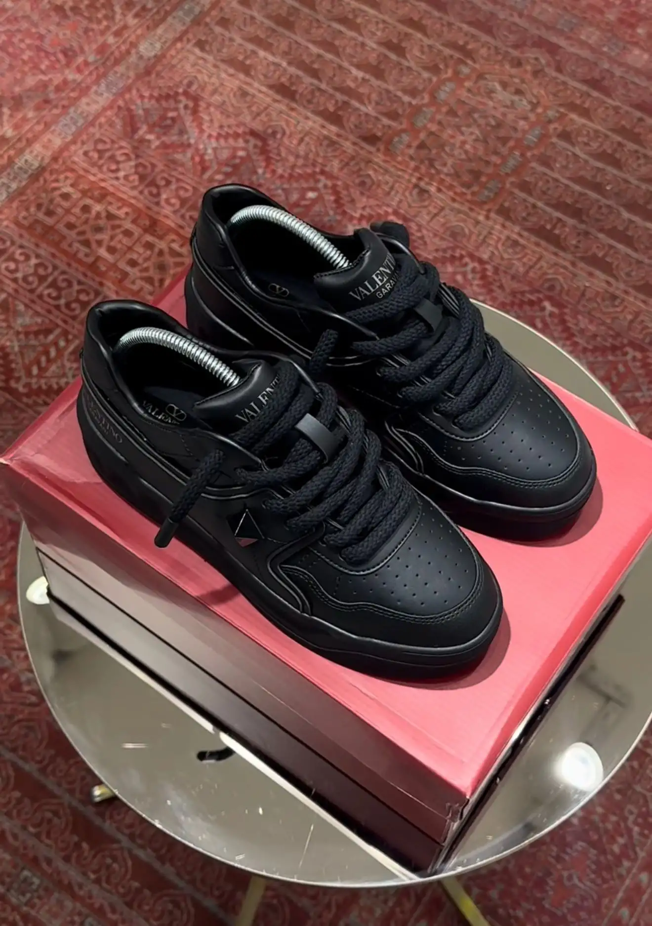 VALENTİNO GARAVANİ SİYAH