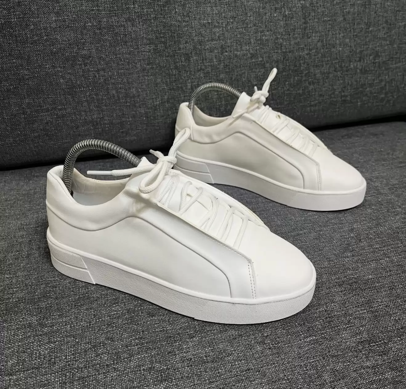 Bassic SNEAKERS