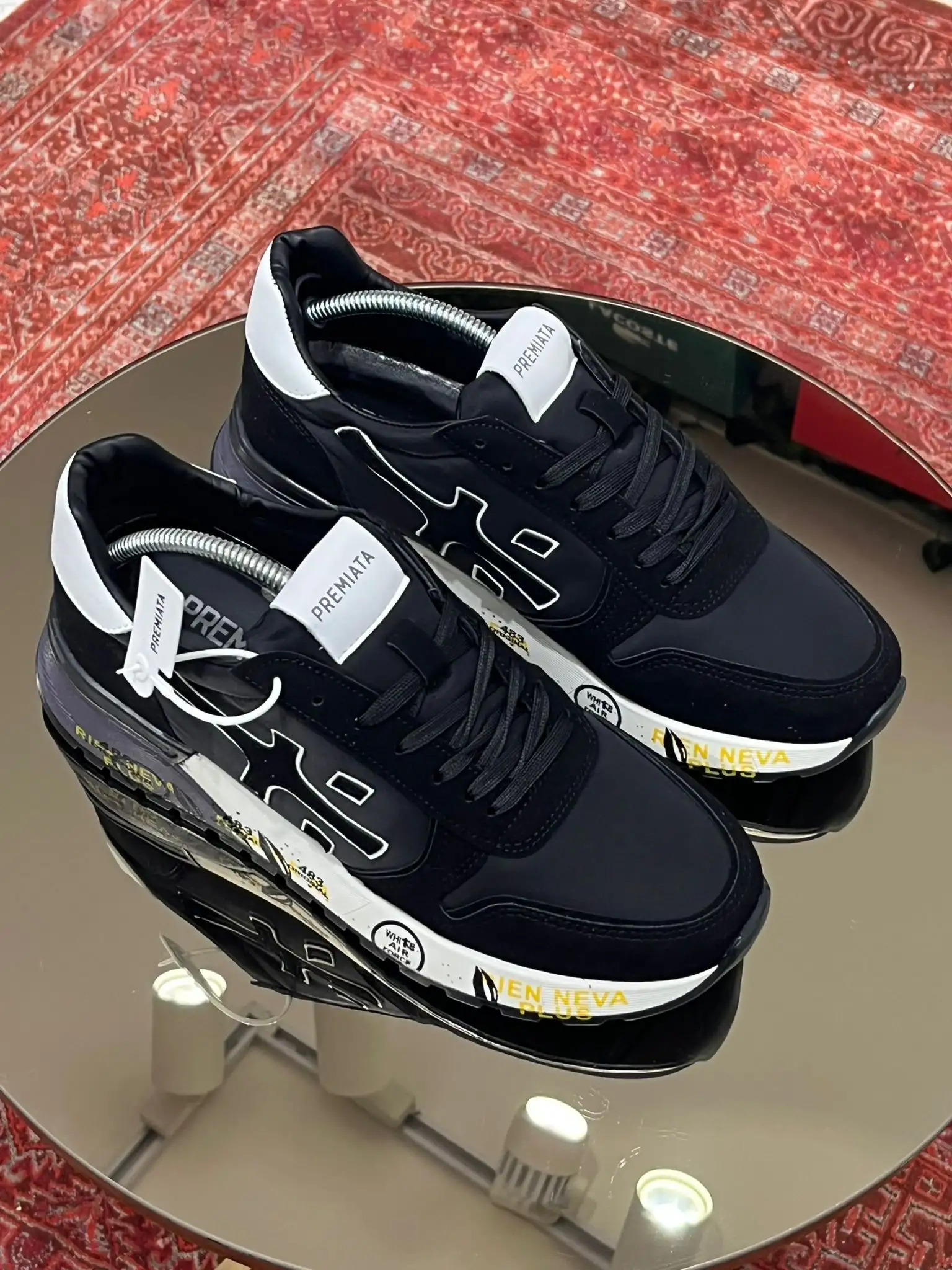 PREMİATA BLACK-WHİTE