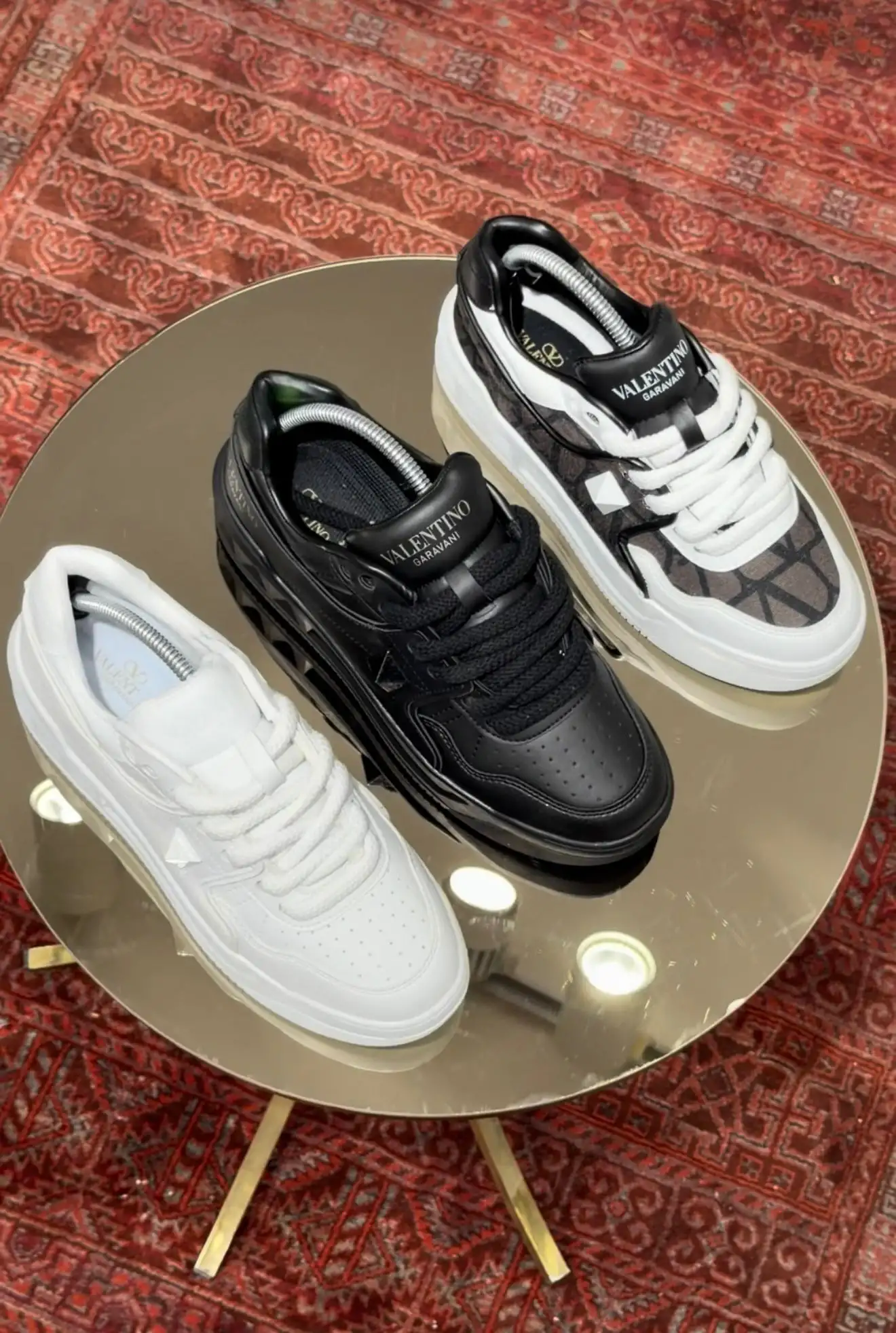 VALENTİNO GARAVANİ