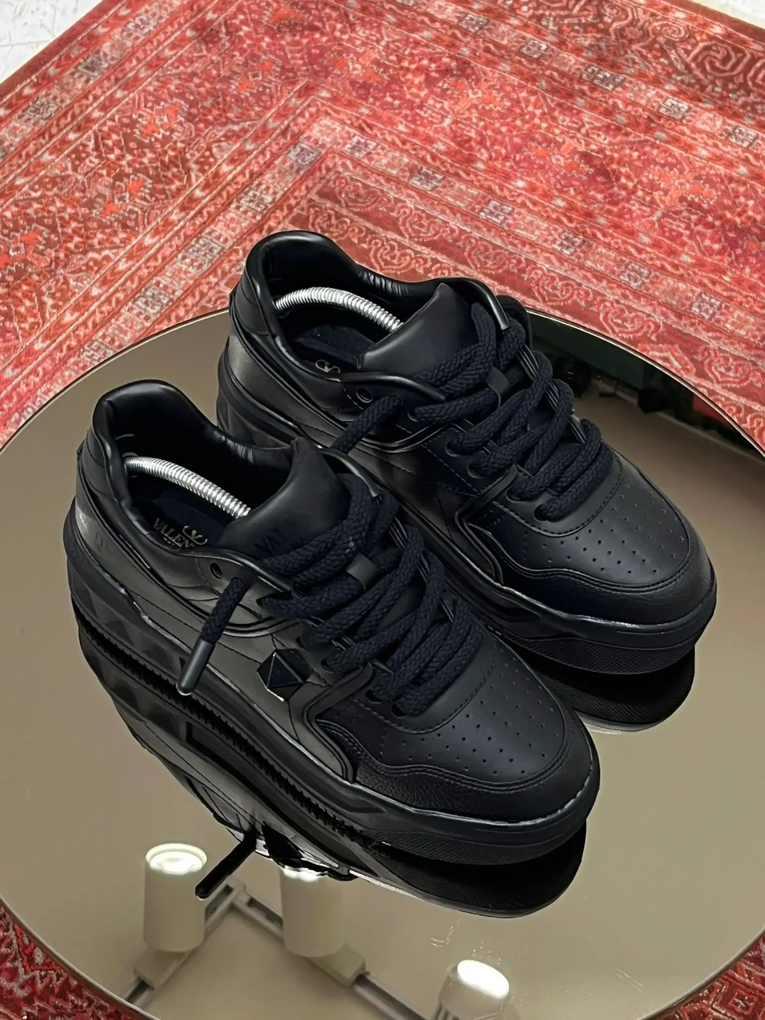 VALENTİNO GARAVANİ SİYAH