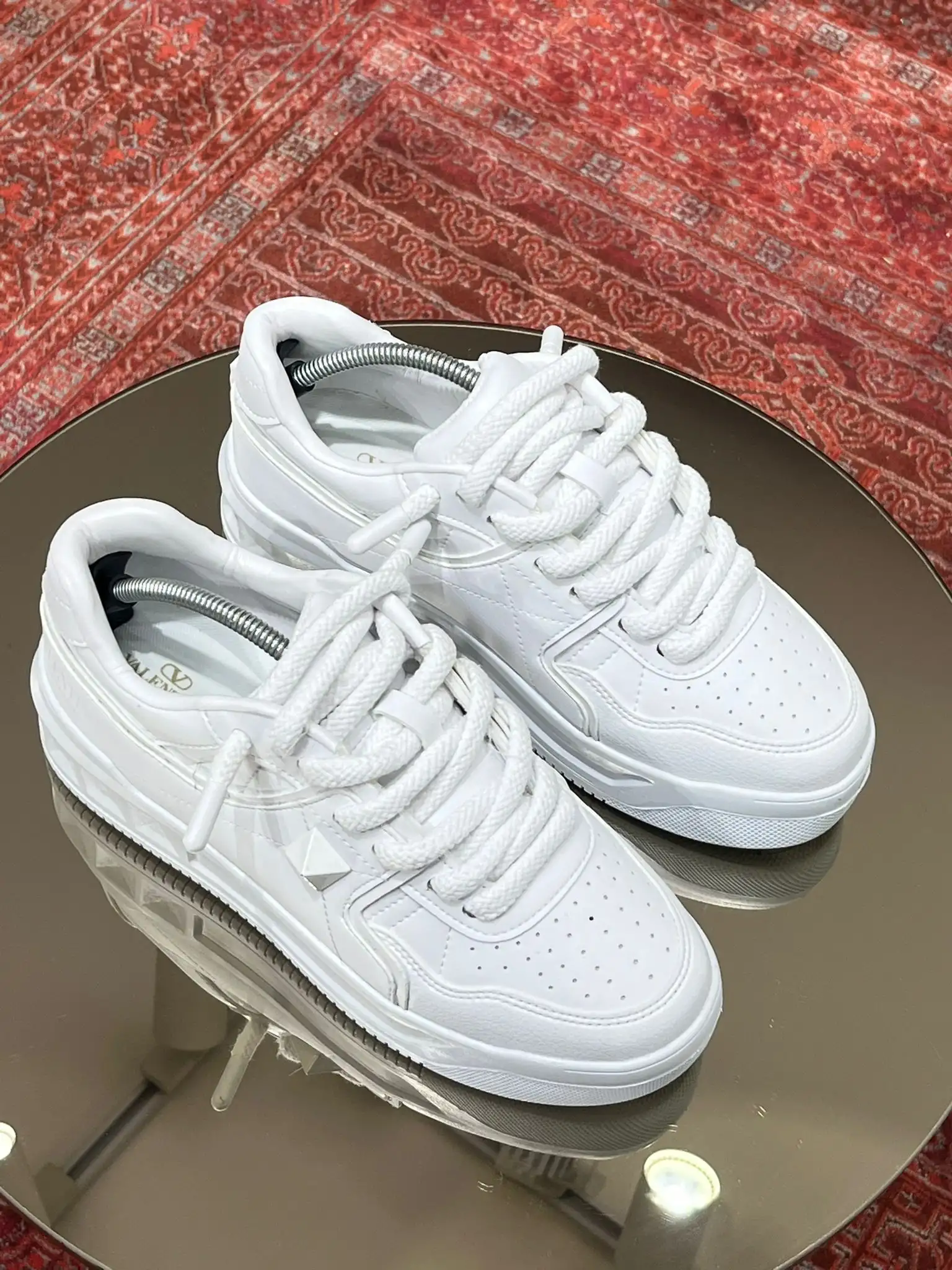 VALENTİNO GARAVANİ BEYAZ