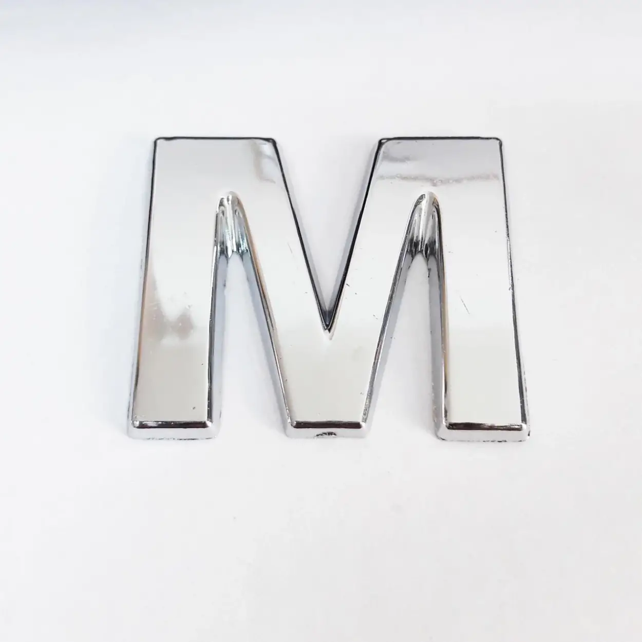 Cemax M Harfi  3,75 cm Krom Yapışkanlı