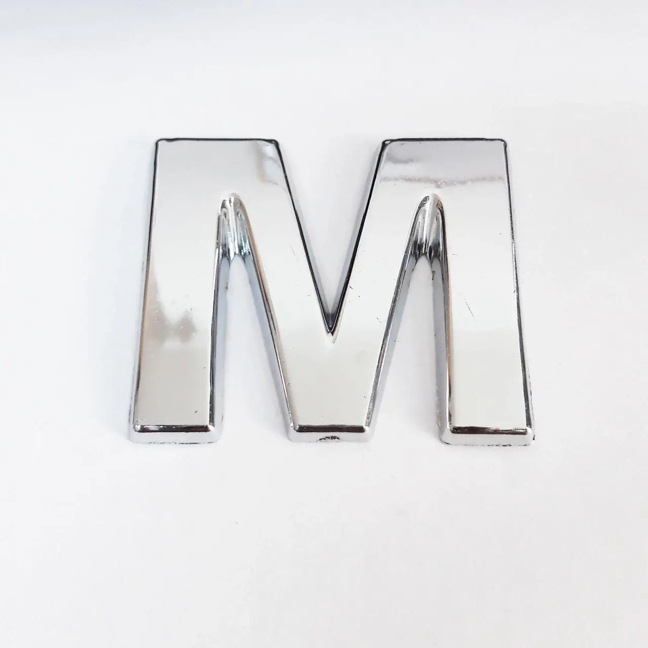 Cemax M Harfi  3,75 cm Krom Yapışkanlı