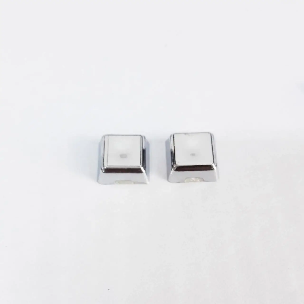 Cemax Nokta İşareti 3,75 cm Krom Yapışkanlı