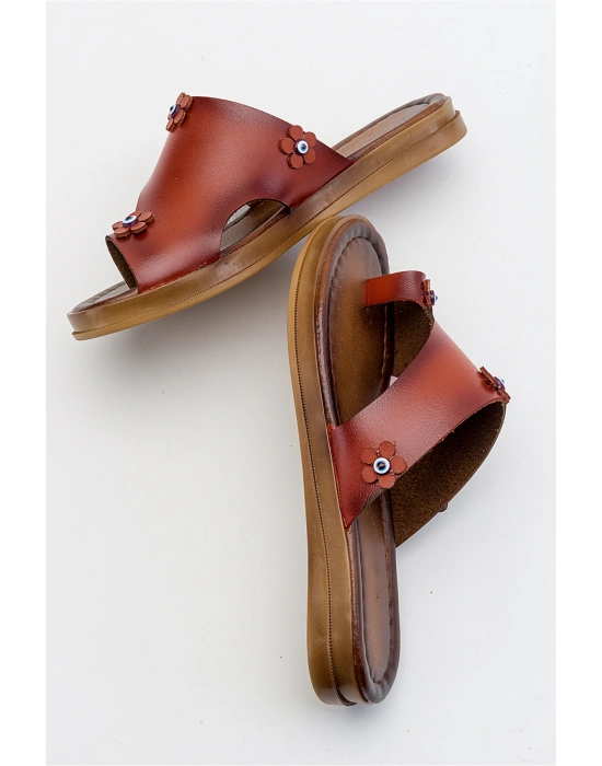 Angela Parmak Arası Çiçek Figürlü Deri Terlik