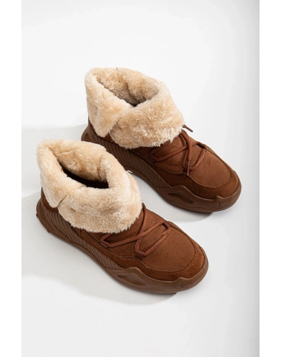 Kinga Kalın Taban Düğme Detaylı İçi Kürklü Bağcıklı Kadın Bot