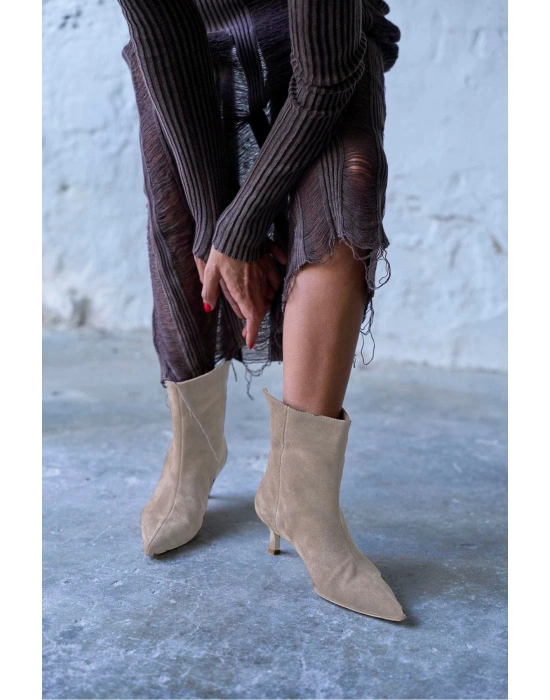 Trisha Sivri Burun Topuklu Sade Şık Kadın Kısa Süet Bot