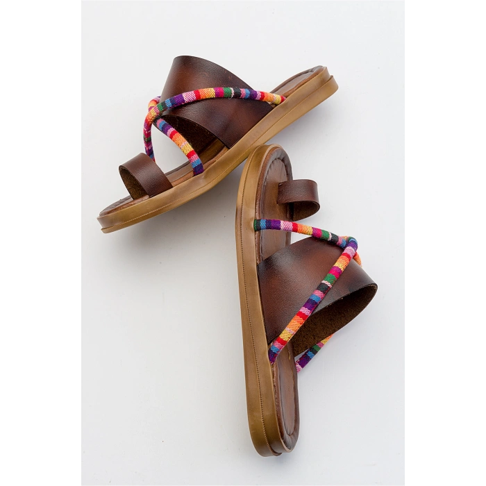 Jenny Parmak Arası Deri Terlik