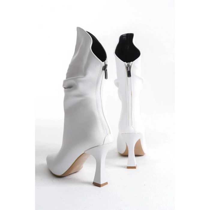 Marta Sivri Burun Körüklü Arkadan Fermuarlı Kadeh Topuklu Çizme