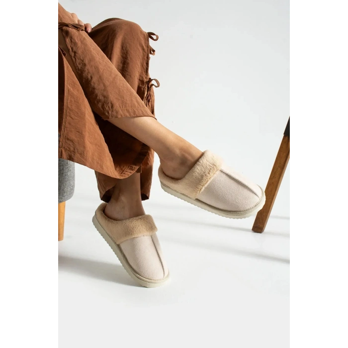 İçi Tüylü Rahat Sessiz Ev Terliği