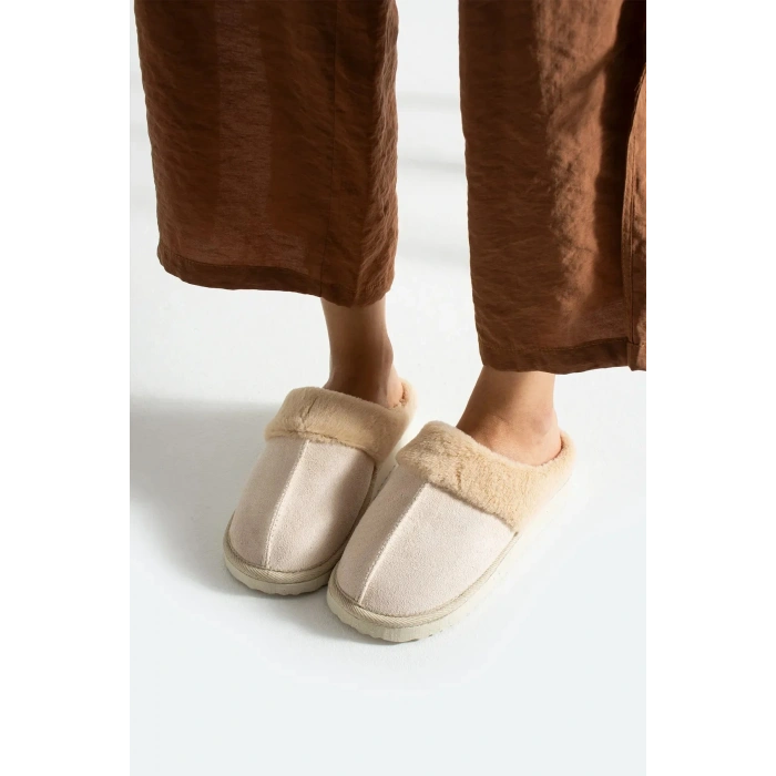 İçi Tüylü Rahat Sessiz Ev Terliği