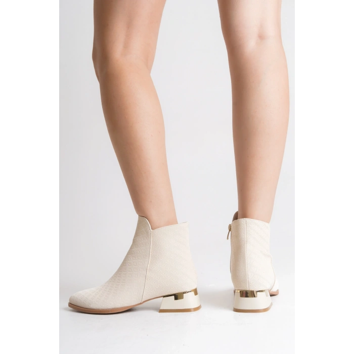 Ilena Metal Topuk ve Doku Detaylı Fermuarlı Şık Kadın Bot