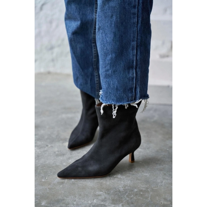 Trisha Sivri Burun Topuklu Sade Şık Kadın Kısa Süet Bot