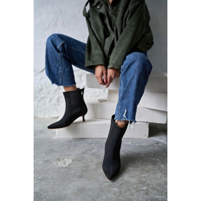 Trisha Sivri Burun Topuklu Sade Şık Kadın Kısa Süet Bot