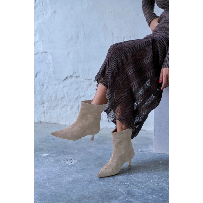 Trisha Sivri Burun Topuklu Sade Şık Kadın Kısa Süet Bot