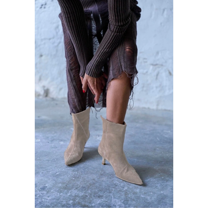 Trisha Sivri Burun Topuklu Sade Şık Kadın Kısa Süet Bot