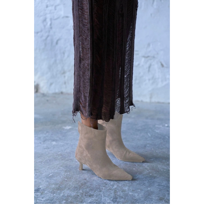 Trisha Sivri Burun Topuklu Sade Şık Kadın Kısa Süet Bot