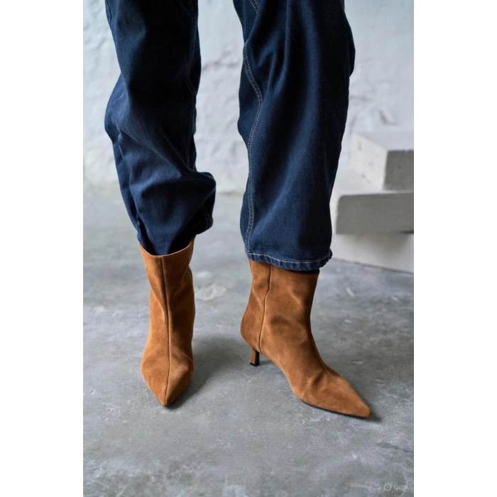 Trisha Sivri Burun Topuklu Sade Şık Kadın Kısa Süet Bot