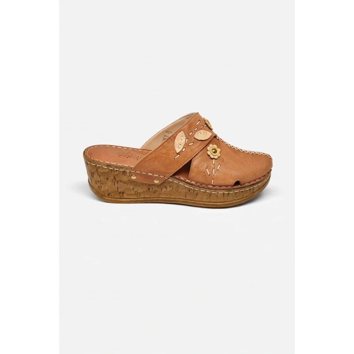 Kadın Hakiki Deri Çiçek Detaylı Bohem Tarz Rahat Mantar Taban Wedge Terlik